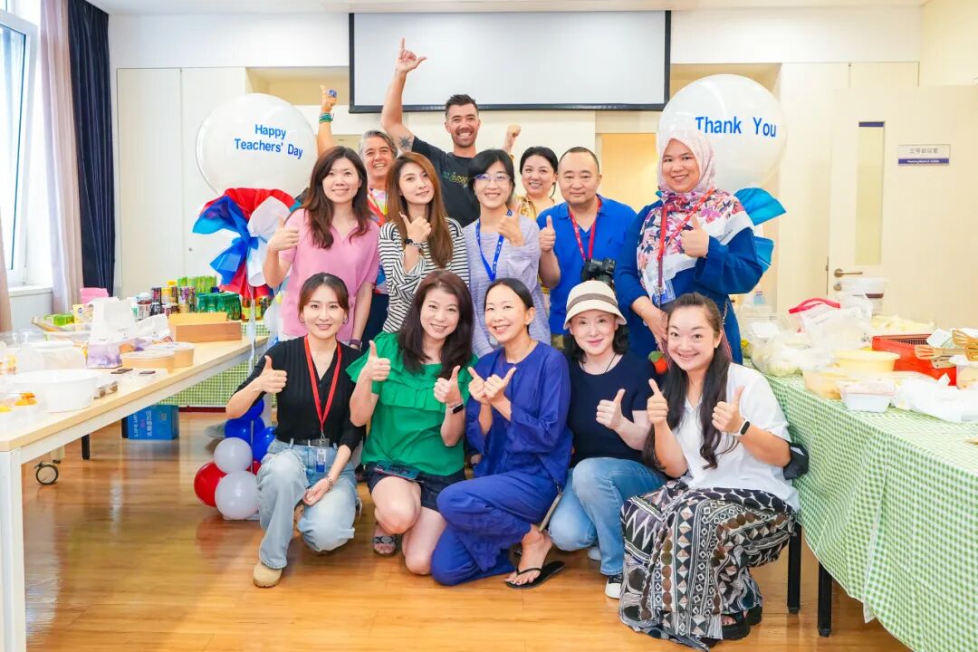 感恩教师致敬引路人活动现场