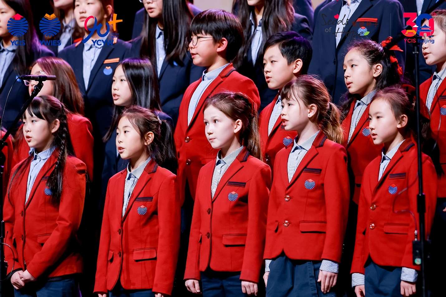 耀中耀华希望种子音乐会学生表演合影