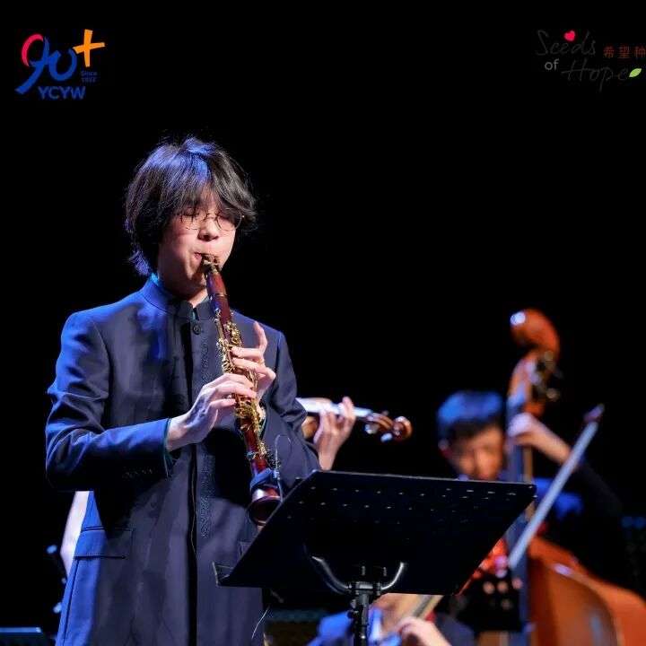 音乐会嘉宾及师生校友入场