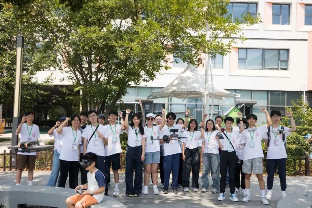Drone Workshop demonstration on flight principles at YWIES Zhejiang Tongxiang