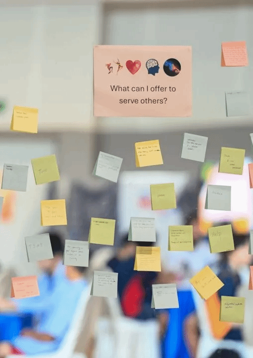 工作坊现场演讲与展示,聚焦AI时代服务型领导