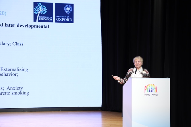 牛津大学教育心理学荣休教授 Kathy Sylva 主讲实证研究