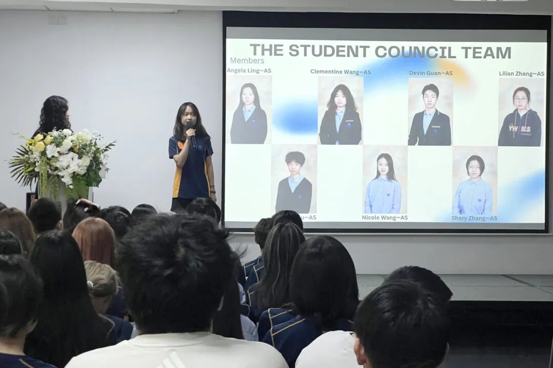 开学集会现场全景，师生齐聚一堂，共迎新学期