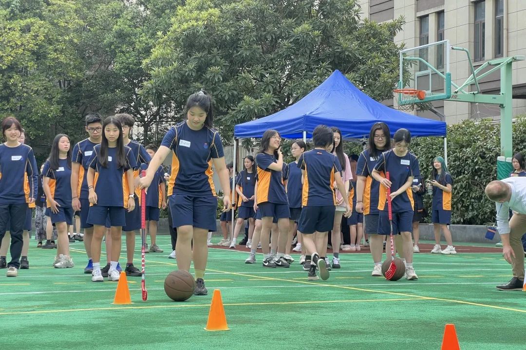 继续趣味运动，团队合作推进项目进程