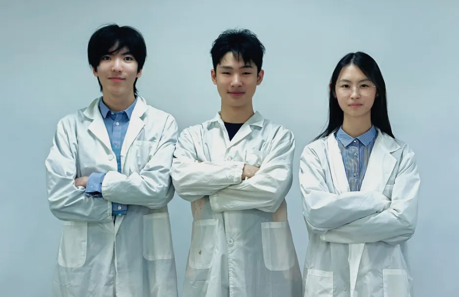 上海耀华古北校区荣获剑桥国际科学竞赛2025东亚地区最佳奖（Best in Asia 2025）获奖海报与视觉