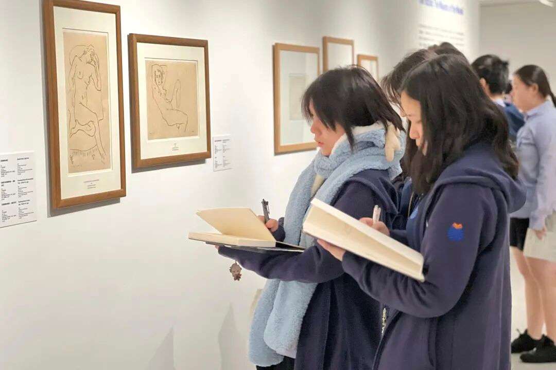 学生在艺术展中记录与交流，培养研究与沟通能力（其二）