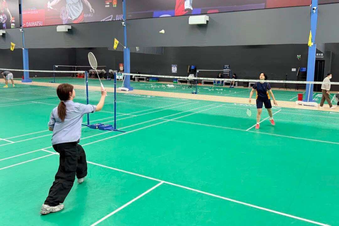 赛场边的笑容与鼓励，运动精神在古北耀华传递