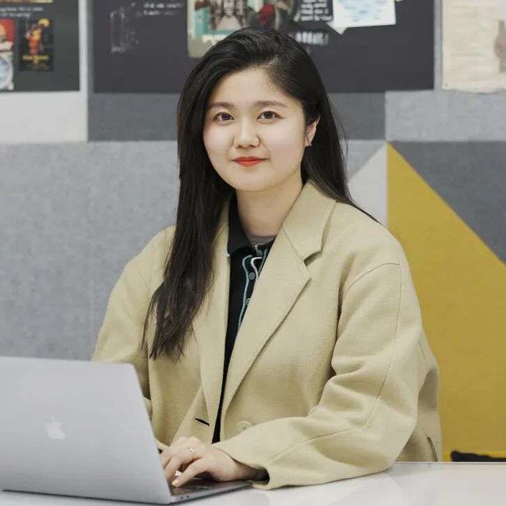 导师肖像：Luxin Zhang，署理副校长与数字媒体与设计导师（上海耀华古北校区）