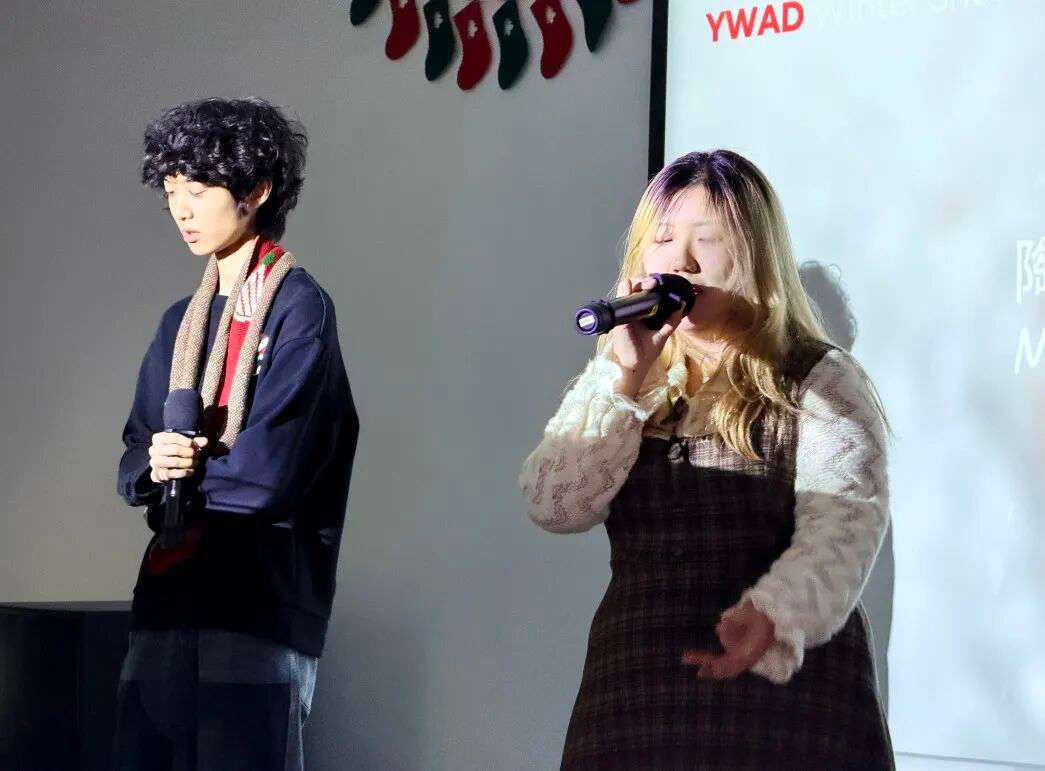 学生舞蹈节目活力四射，展现舞台自信