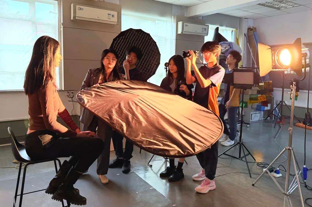 校园走读参访，体验古北耀华的艺术课程与环境