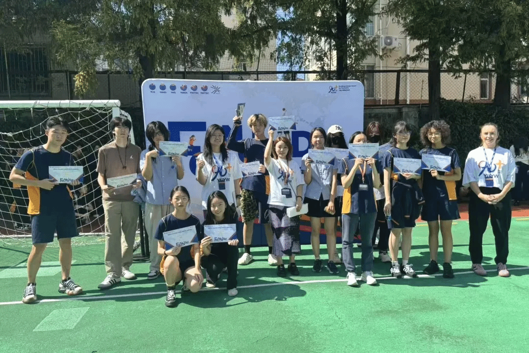 团队精神与友谊定格在镜头