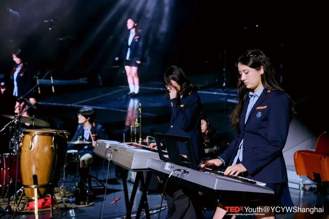 TEDx跨校音乐会演出，学生展示音乐学科综合素养