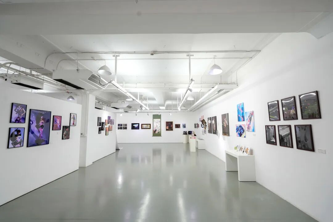 展区一隅：空间动线与作品关系的策展呈现