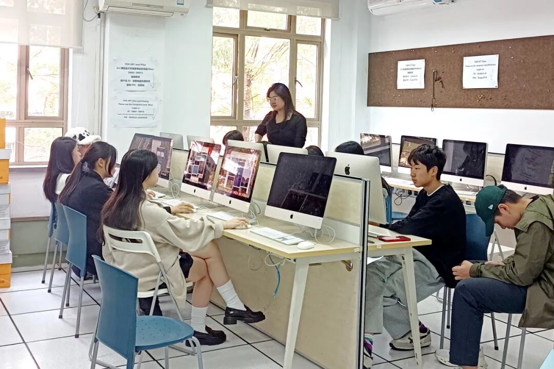 数字媒体设计课堂：多种材料的拼贴与表现