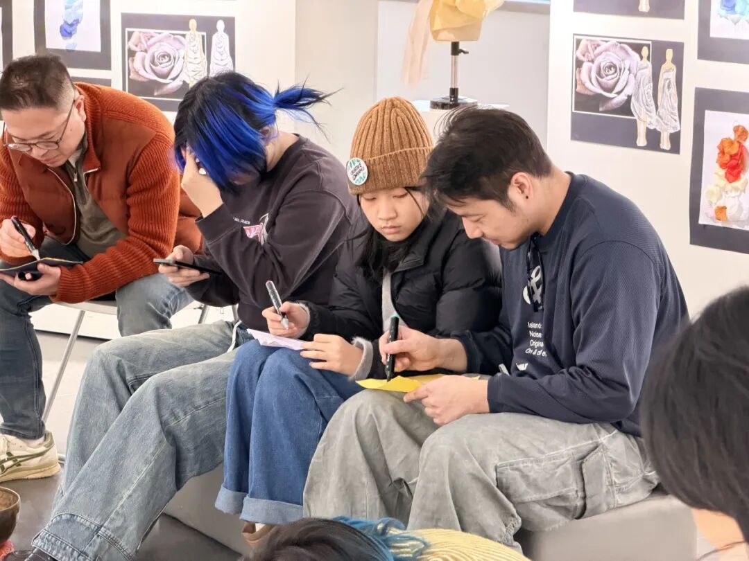 艺术疗愈课堂：在颂钵声中进行冥想创作