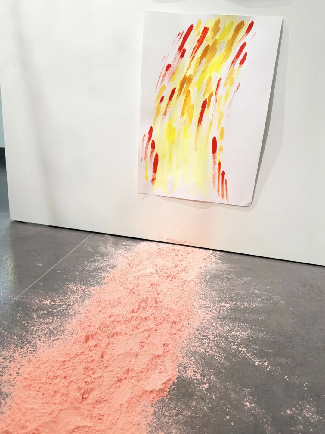 纯艺术课堂学生作品：《爱》主题装置与平面创作6