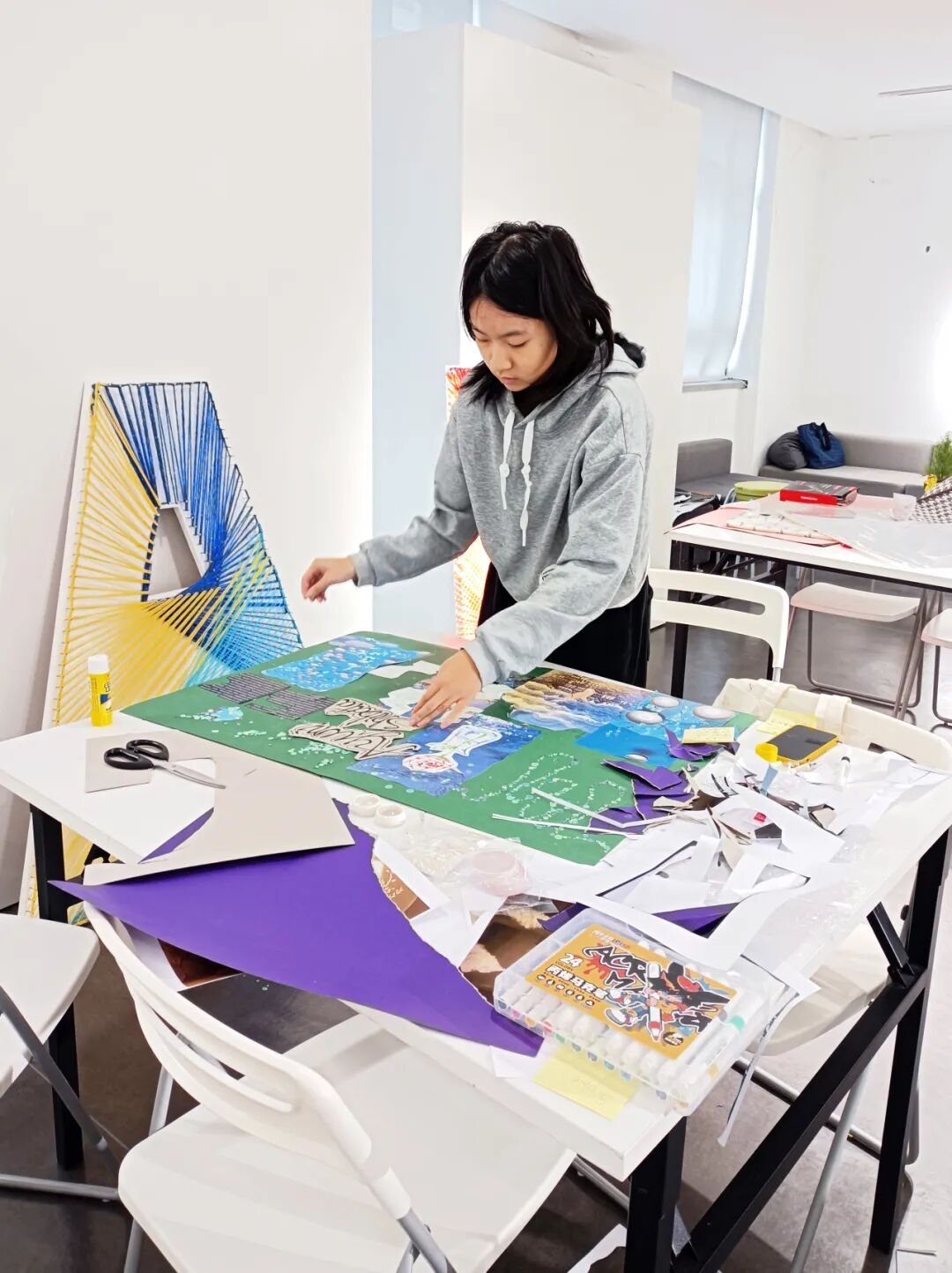 纯艺术课堂学生作品：《爱》主题装置与平面创作8